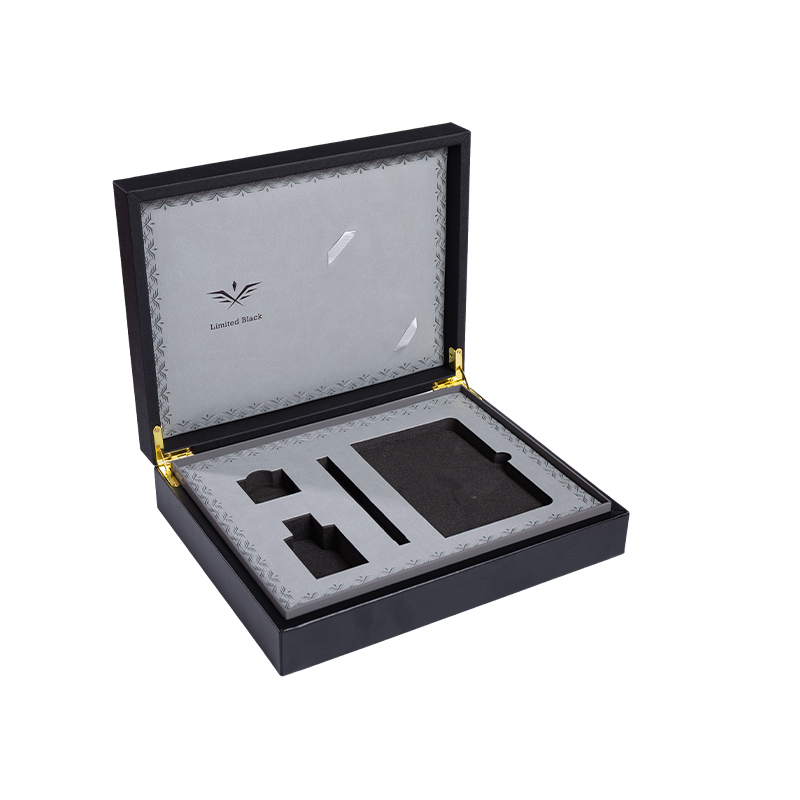 Luxury watch jewelry gift box with magnetic clasp hard case